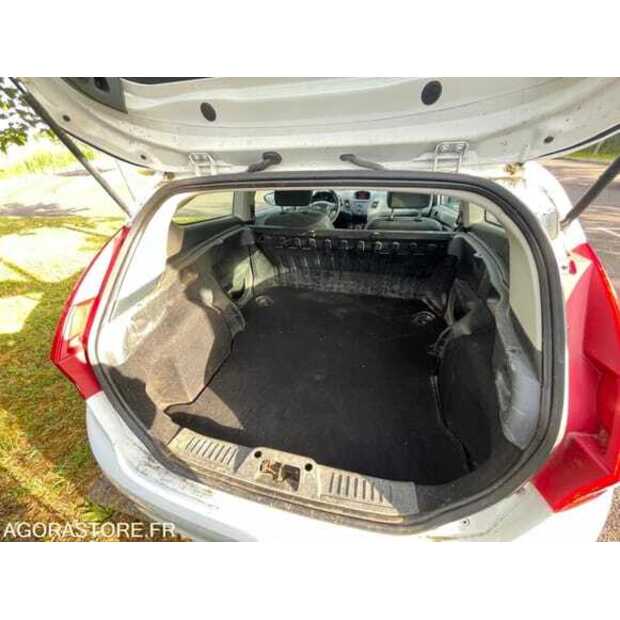 2011 Ford Fiesta-48973276