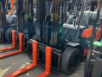 2014-toyota-fgzn30-48973678