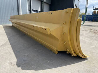 2026-caterpillar-140k-1484071-48974081