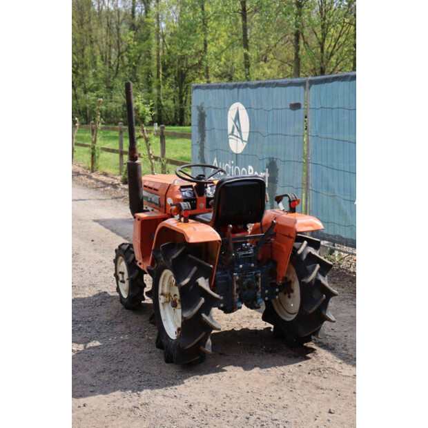 KUBOTA B1402DT-48974183