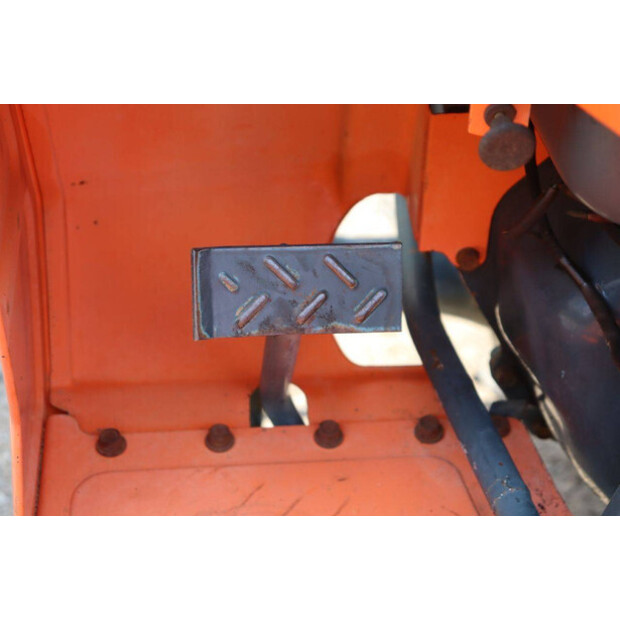 KUBOTA B1402DT-48974214
