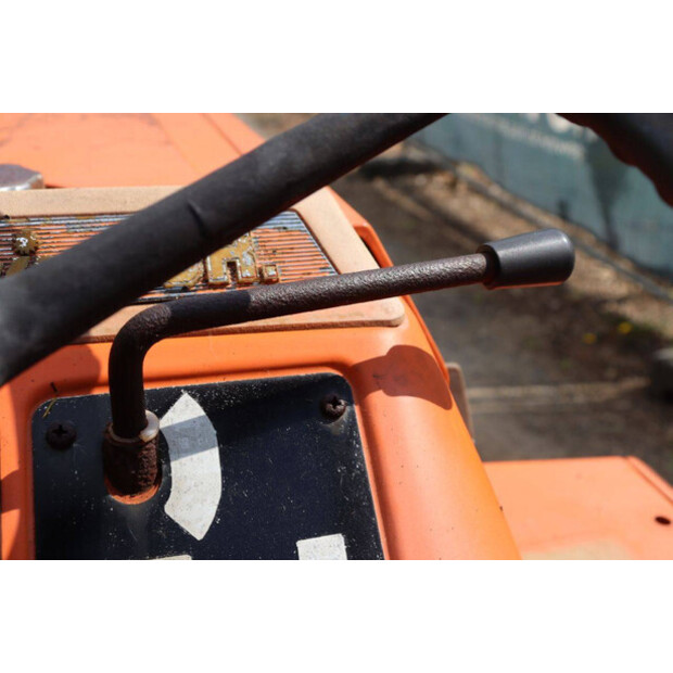 KUBOTA B1402DT-48974219