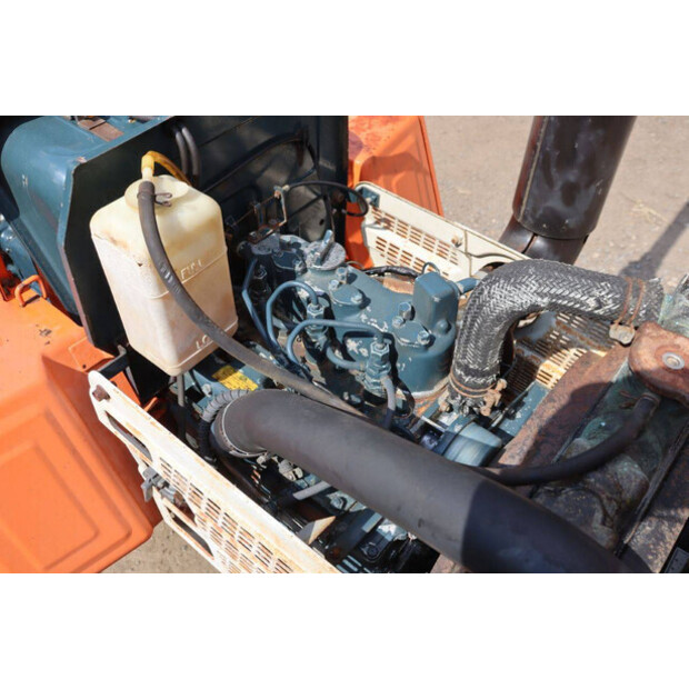 KUBOTA B1402DT-48974224