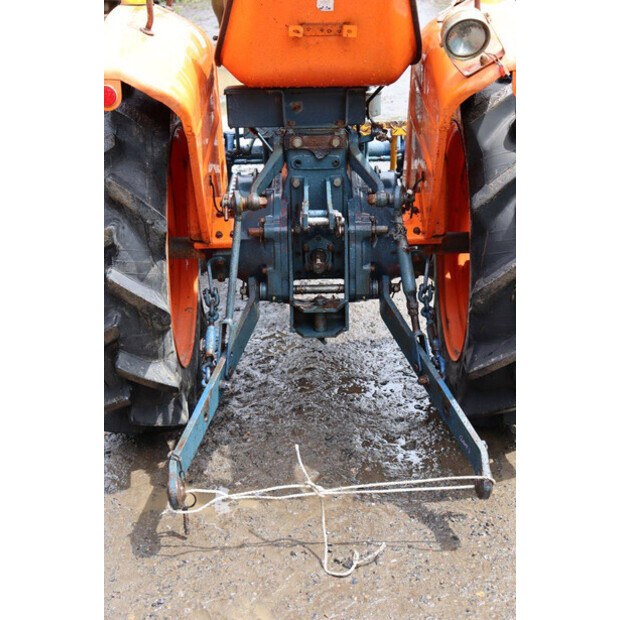 KUBOTA L2000-48974343