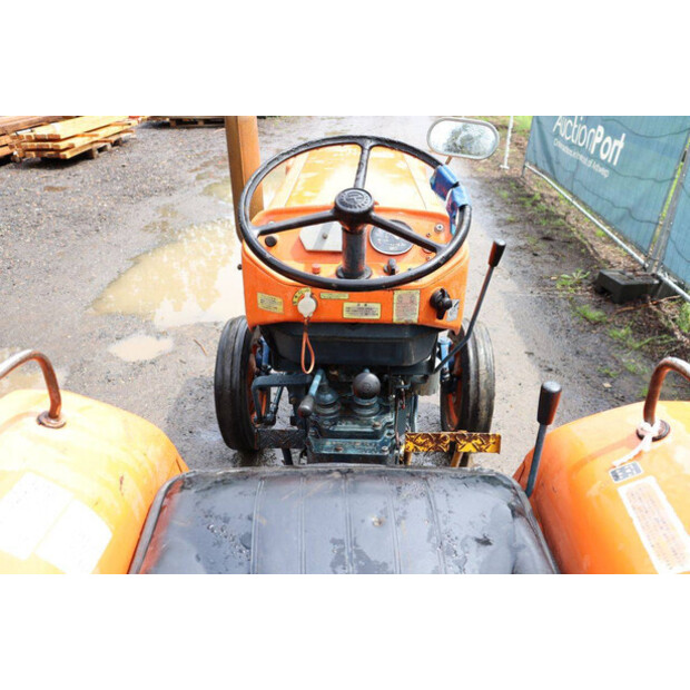 KUBOTA L2000-48974346