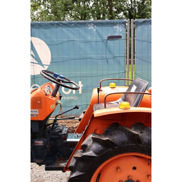KUBOTA L2000-48974347