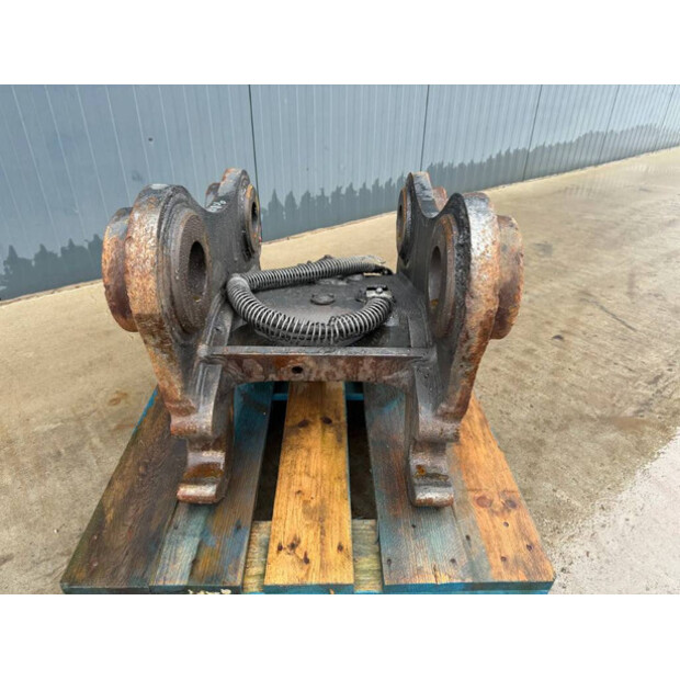 2018 Caterpillar 330D-48974562