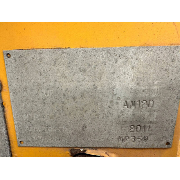 2011 MOL M12-48975068