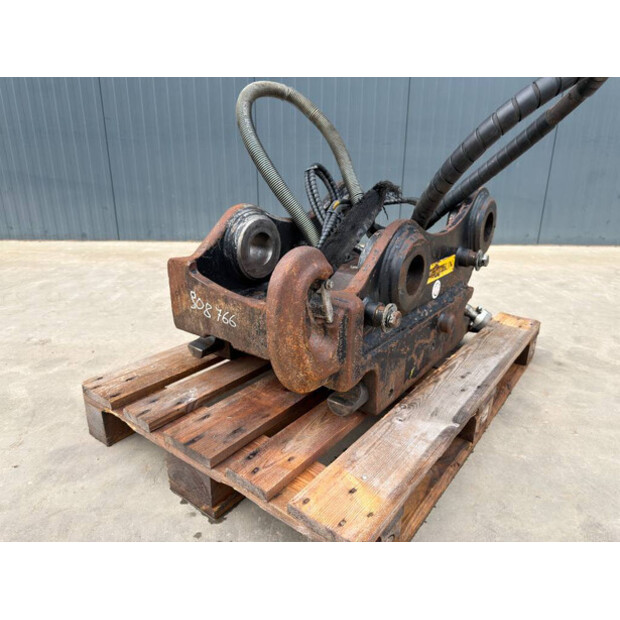 2017 OilQuick OQ70/55-48975070