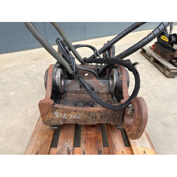 2017 OilQuick OQ70/55-48975071