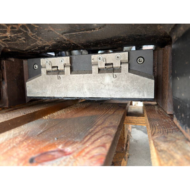 2017 OilQuick OQ70/55-48975082