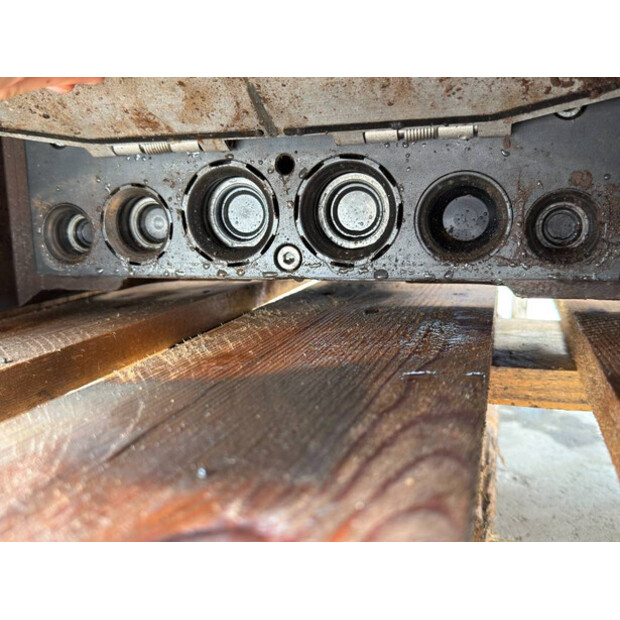 2017 OilQuick OQ70/55-48975083