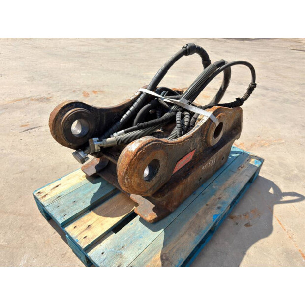 2007 OilQuick OQ80-48975140