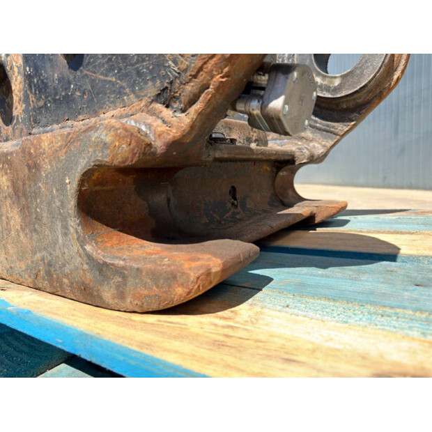 2007 OilQuick OQ80-48975148