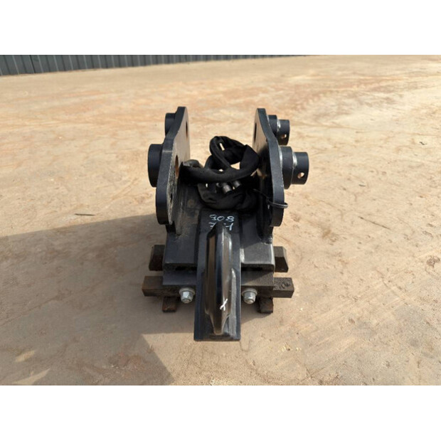 2022 فيراكتيرت CW05-48975373