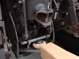 massey-ferguson-8150-1484146-48975500