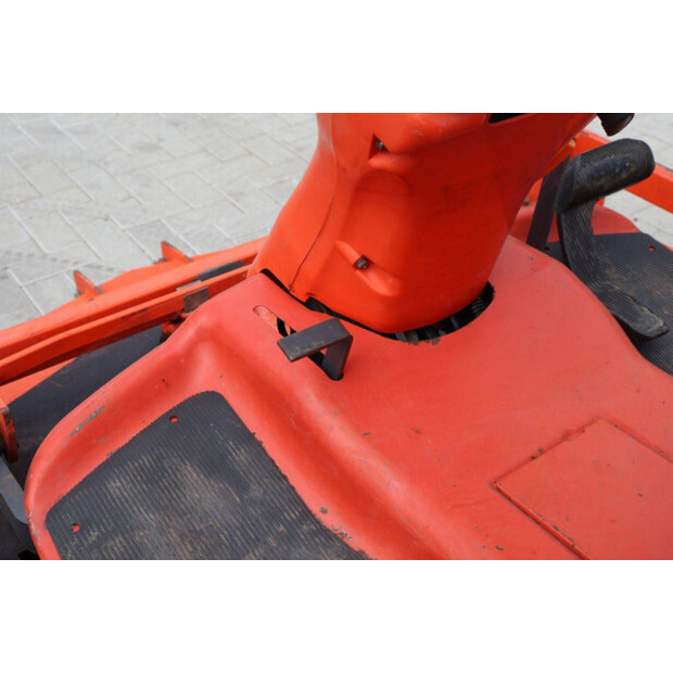 2006 KUBOTA F3680-48975826