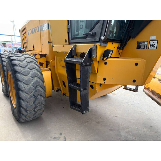 2009 فولفو G930-48976351
