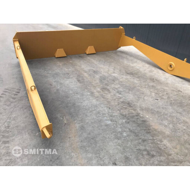 2026 Caterpillar 725 - AFX-48976504