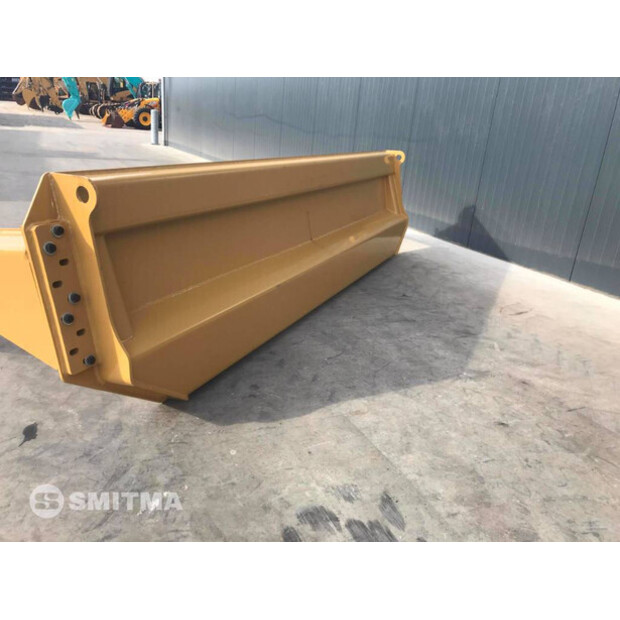 2026 Caterpillar 740-48976744