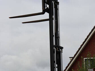 2009-fenwick-linde-e18-01-48977674