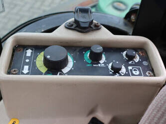 john-deere-5615-v-1484248-48977952