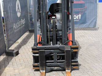 2010-fenwick-linde-e16h-01-48977965