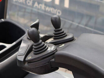 2010-fenwick-linde-e16h-01-48977979
