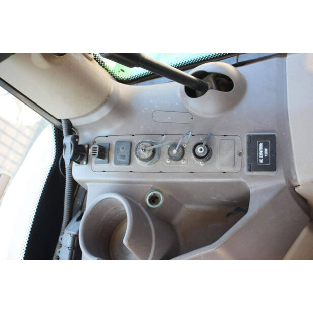 2016 JOHN DEERE 6155R-48978073