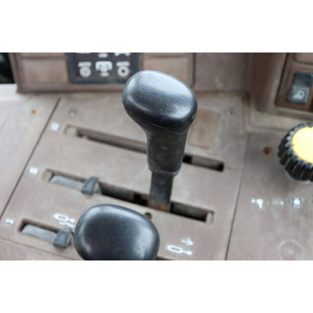 2003 JOHN DEERE 6220-48978259