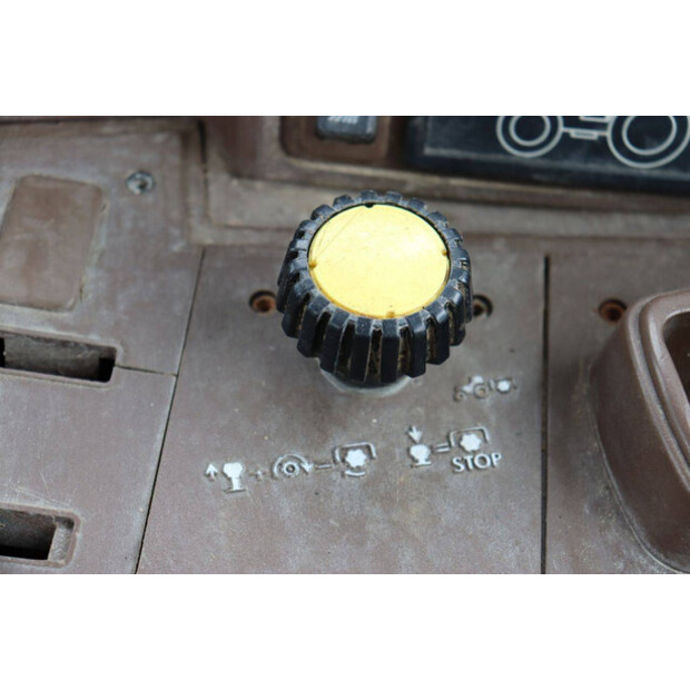 2003 JOHN DEERE 6220-48978260