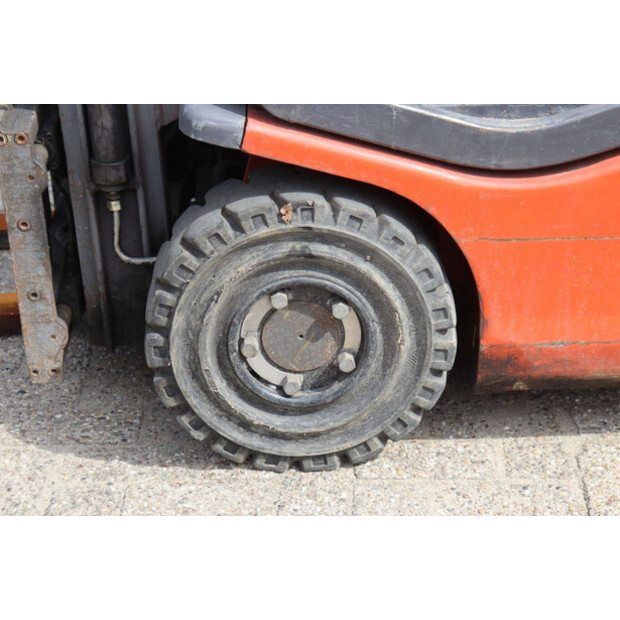 2002 BT CEE 1.5T-48978765