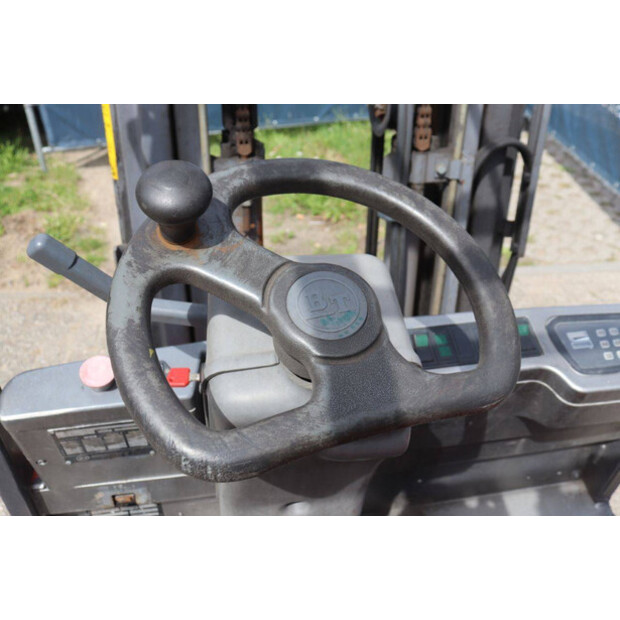 2002 BT CEE 1.5T-48978774