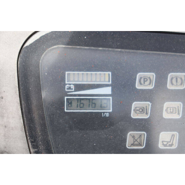 2002 BT CEE 1.5T-48978779