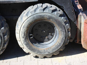 bobcat-743-1484276-48979000