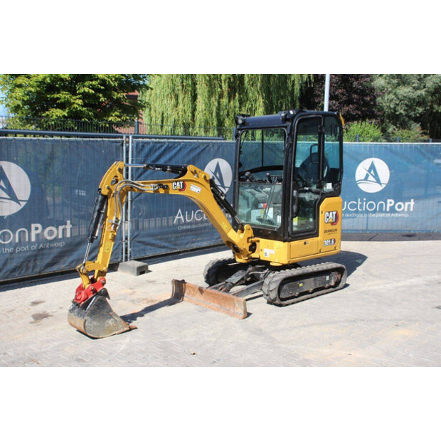 2023 Caterpillar 301.6-48979073