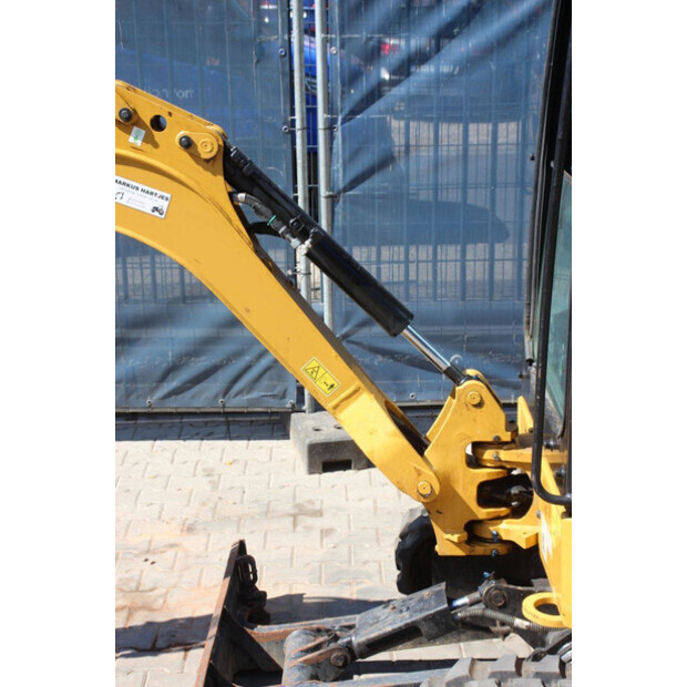 2023 Caterpillar 301.6-48979077