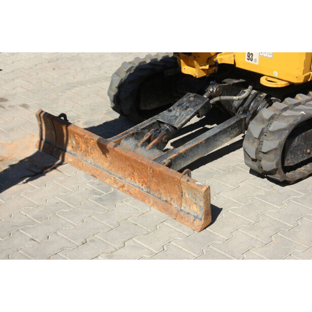 2023 Caterpillar 301.6-48979078