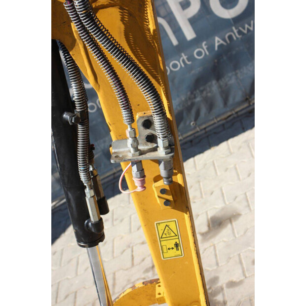 2023 Caterpillar 301.6-48979079