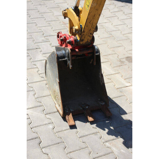 2023 Caterpillar 301.6-48979080