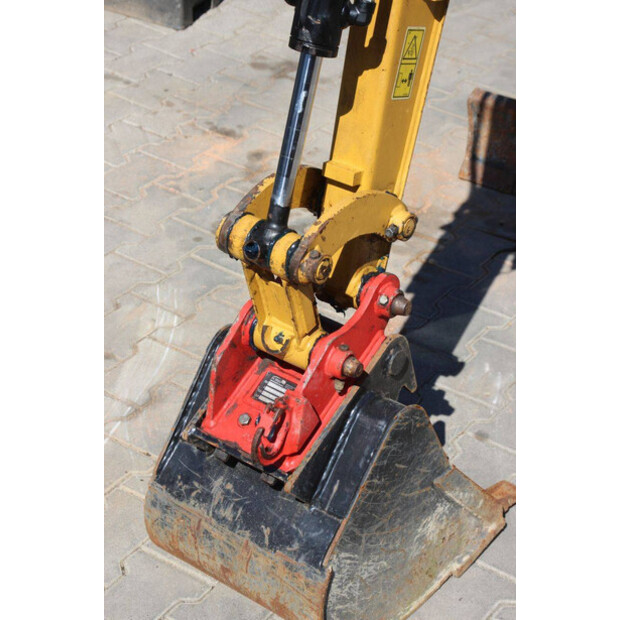 2023 Caterpillar 301.6-48979082