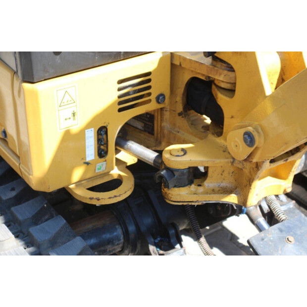 2023 Caterpillar 301.6-48979084
