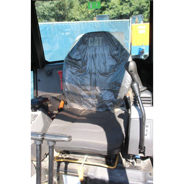2023 Caterpillar 301.6-48979095