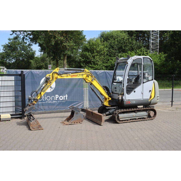 2017 Neuson 2503-48979158