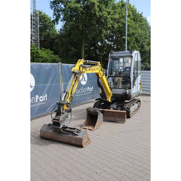 2017 Neuson 2503-48979165