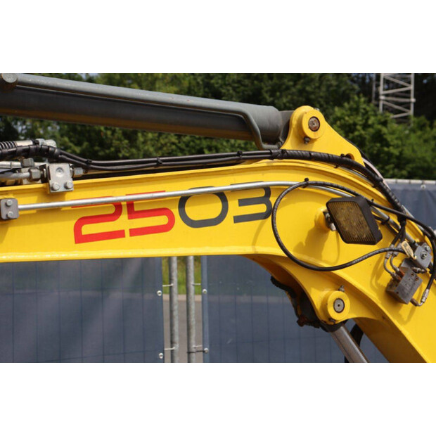 2017 Neuson 2503-48979170
