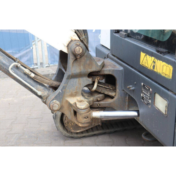 2017 BOBCAT E35-48979279