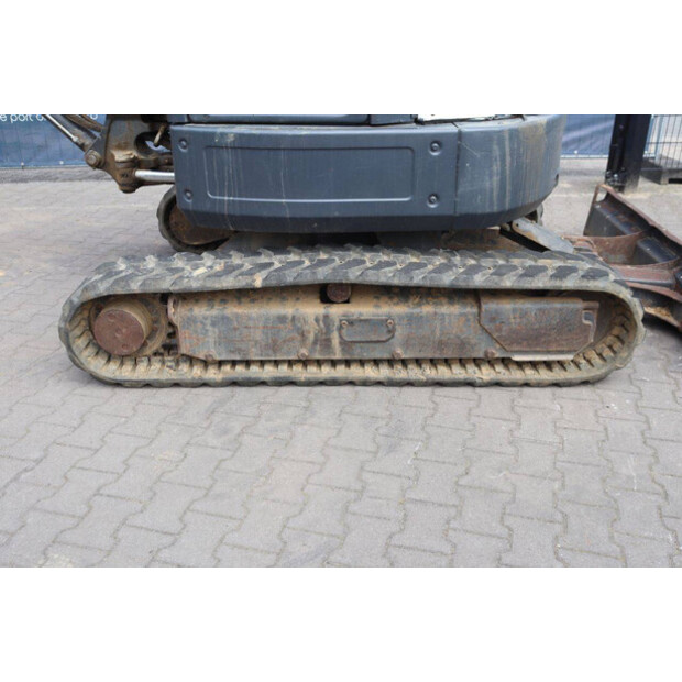 2017 BOBCAT E35-48979281