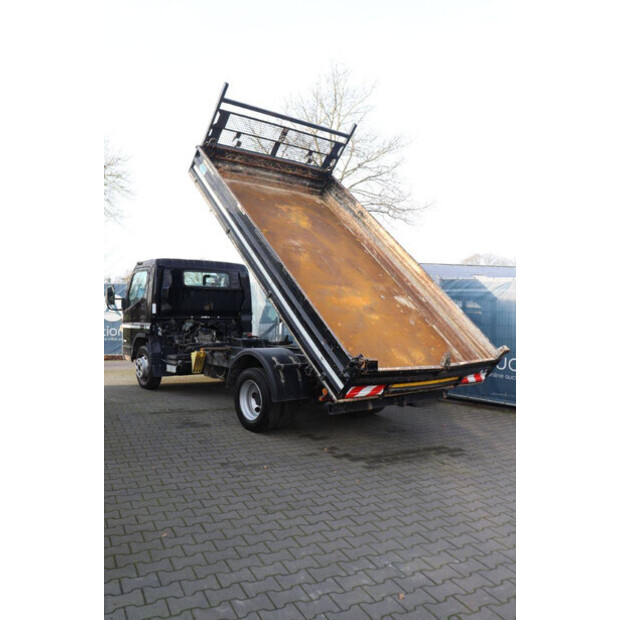 2019 MITSUBISHI Fuso-48979348
