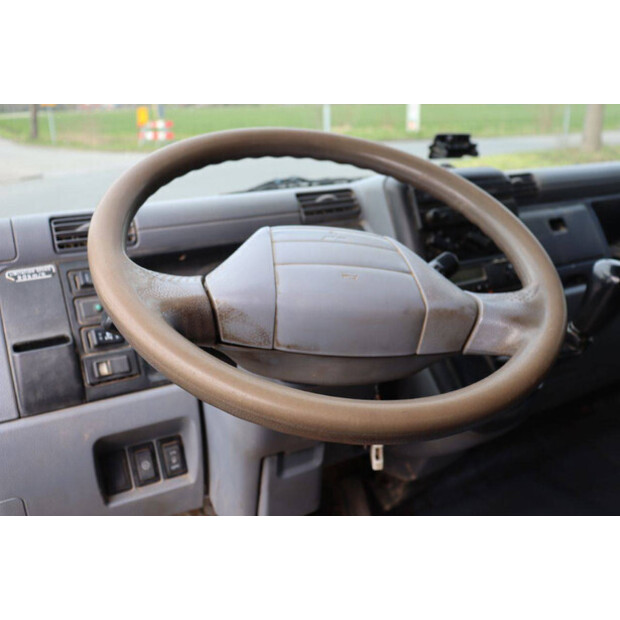 2000 ميتسوبيشي Fuso Canter 6C15-48979446